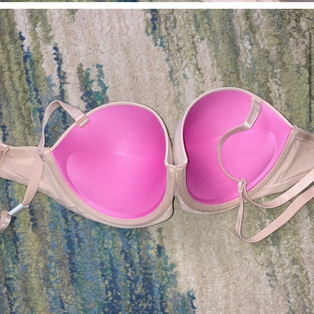 2️⃣Nude bras from PINK